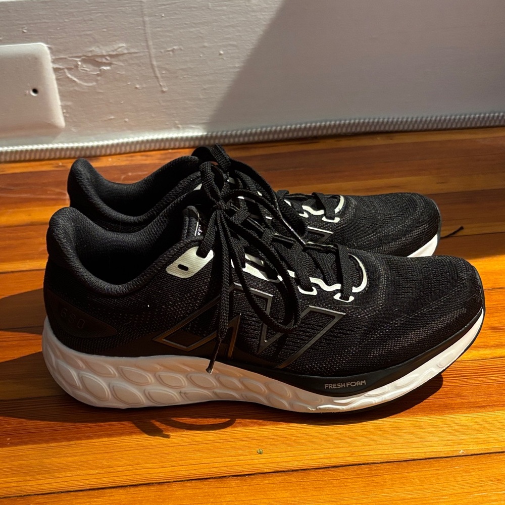 New Balance Fresh Foam 680 Black and White Running Shoes